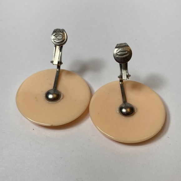 Lightweight Round Peach Clip on Earrings - Picture 5 of 6